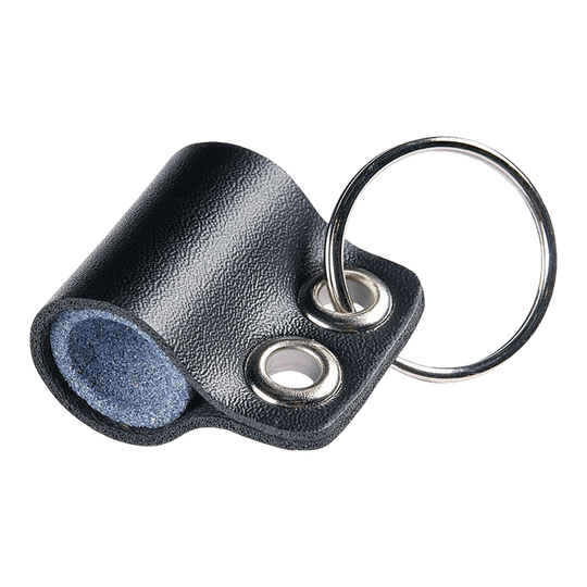 Nodor Keyring Dart Sharpener Sharpening Stone Das Bild zeigt einen Winmau Keyring Dart Sharpener Schleifstein. Es handelt sich um einen kleinen Dartschleifstein mit Schlüsselanhänger.