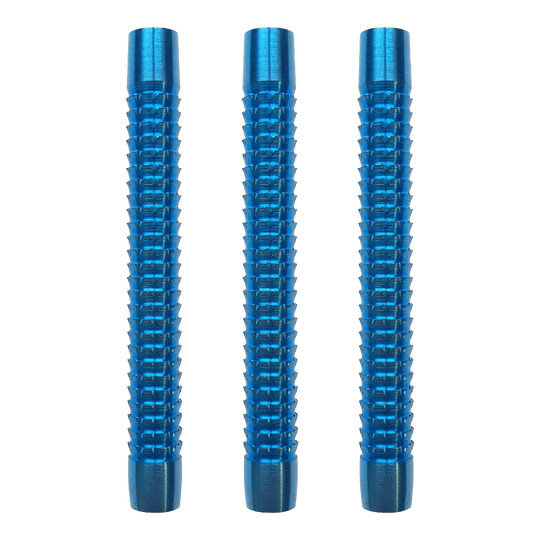 McDart Blue Sky soft dart barrels Das Bild zeigt drei blaue Softdart-Barrels der Marke McDart Blue Sky. Sie sind nebeneinander angeordnet und haben eine gerillte Oberfläche.