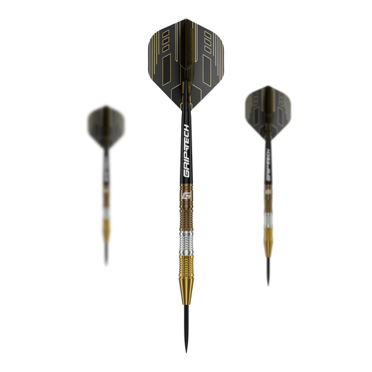 Das Bild zeigt drei "GOAT Ceremony Tungsten Steeldarts" mit schwarzen und goldenen Elementen. Der mittlere Dart ist im Fokus und zeigt den Schriftzug "GRIP-TECH" auf dem Schaft.