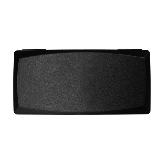 702-schwarz_ABS_Box_Schwarz_2 Das Bild zeigt eine schwarze ABS-Box mit rechteckiger Form. Die Oberfläche der Box ist glatt und schlicht gestaltet.