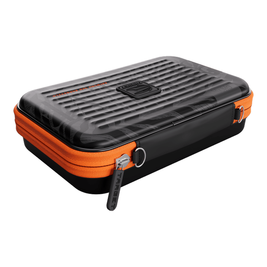 Takoma XL Ghost Series Raymond Van Barneveld dart case Abgebildet ist das Takoma XL Ghost Series Raymond Van Barneveld Dartcase. Die Darttasche zeichnet sich durch ihr modernes Design und ihre Funktionalität aus.