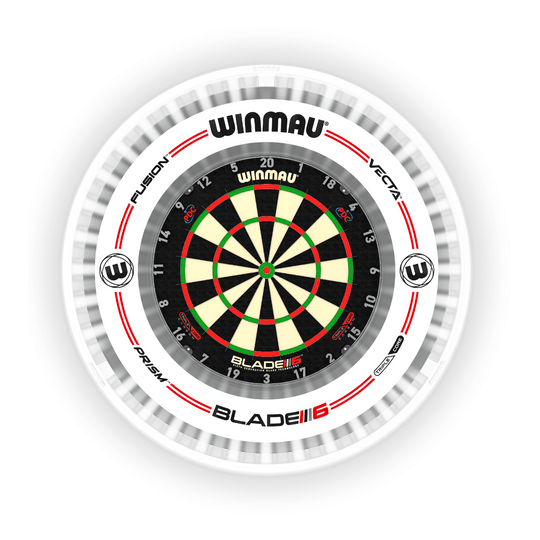 Das Bild zeigt das Produkt "Winmau Plasma Ice LED Dartboard Light" um ein Dartboard. Es sorgt für eine helle und gleichmäßige Ausleuchtung der Dartscheibe.