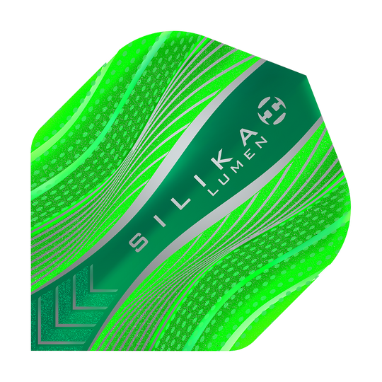 HR63_Harrows_Silika_Lumen_Green_No2_Standard_Flights_1 Das Bild zeigt ein grünes Dartflight mit dem Namen „Harrows Silika Lumen Green No2 Standard Flights“. Das Flight hat ein modernes Design mit leuchtenden grünen und silbernen Mustern sowie der Aufschrift „SILIKA LUMEN“.