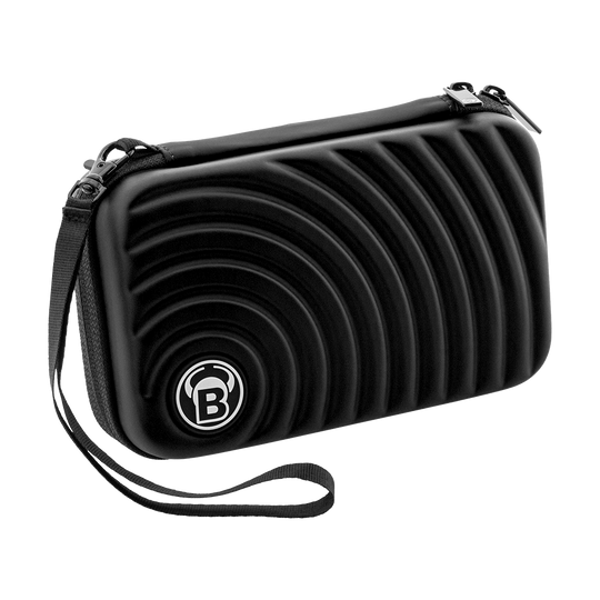 Die Abbildung zeigt das Produkt "Bulls Orbis XL Dartcase". Das Etui ist schwarz, hat ein wellenförmiges Design und einen Tragegurt.