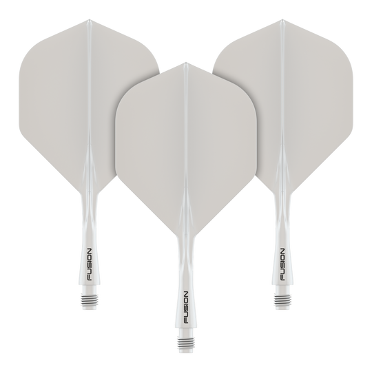 Winmau Fusion Flight Shaft System Standard White Das Bild zeigt drei weiße Dartflights mit integrierten Schäften. Auf den Schäften steht das Wort „FUSION“.