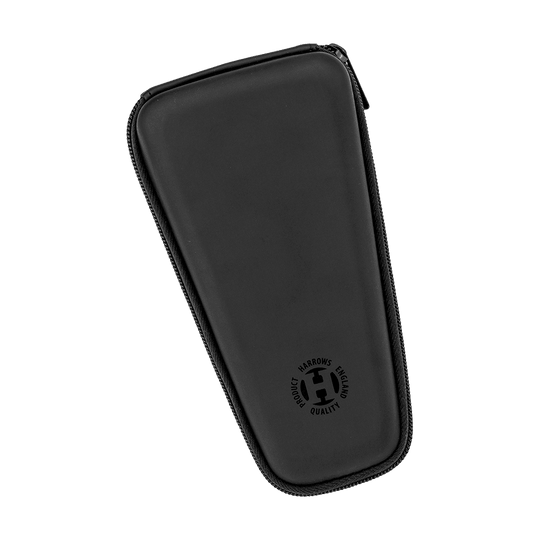 HRT-12275_Harrows_Ace_Dartcase_1 Das Bild zeigt das Harrows Ace Dartcase in Schwarz. Das Dartcase hat ein schlichtes, elegantes Design mit Reißverschluss und dem Harrows-Logo.
