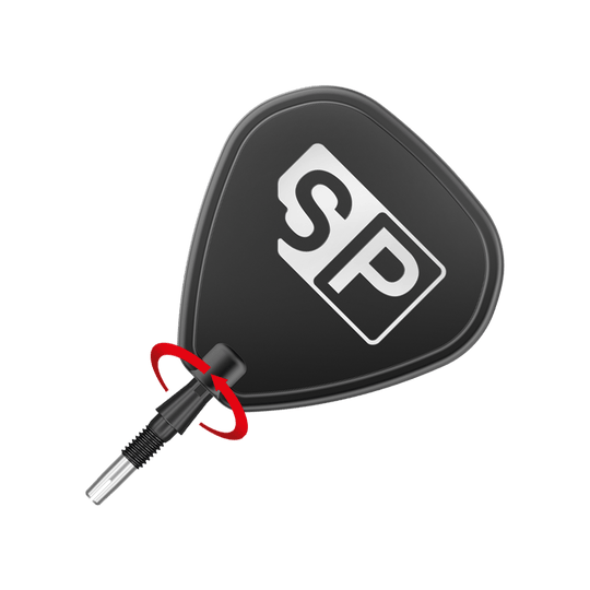 Target Swiss Storm Quartz Dart Tips - Black Das Bild zeigt die Spitze eines Dartpfeils mit einem schwarzen Flight, auf dem die Buchstaben "SP" zu sehen sind. Zwei rote Pfeile heben den Verbindungsbereich zwischen Schaft und Flight hervor.