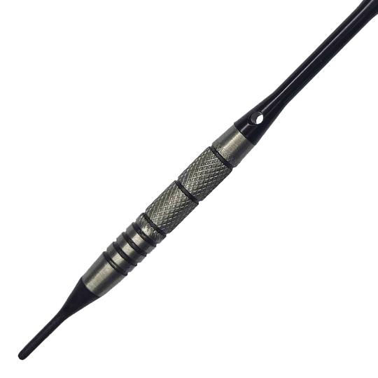 McDart 85 Tungsten V9 soft darts - 17.5g Auf dem Bild ist ein McDart 85er Tungsten V9 Softdart mit einem Gewicht von 17,5 g zu sehen. Der Dartpfeil hat eine metallische Griffzone mit feiner Riffelung für besseren Halt.