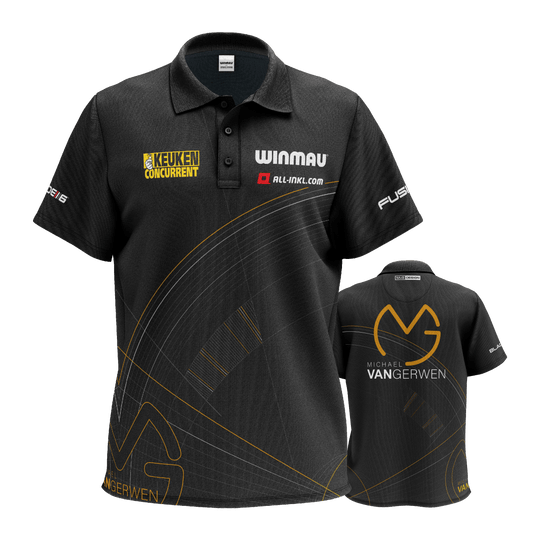 Winmau Limited Edition Tour Polo Dart Shirt Das Bild zeigt ein schwarzes Dartshirt mit verschiedenen Sponsorenlogos und dezenten goldenen Linien. Auf der Rückseite steht groß der Name "Michael van Gerwen" zusammen mit einem Logo.