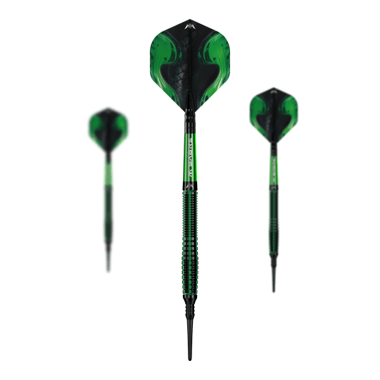 Das Bild zeigt drei grüne Mission Venom Softdarts mit schwarzen Akzenten. Die Darts haben ein Gewicht von 20 Gramm und ein auffälliges Schlangenmuster auf den Flights.