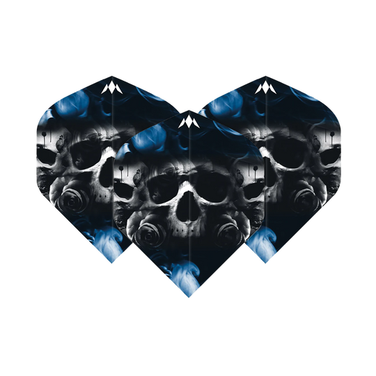 Das Bild zeigt drei Dartflights mit einem Totenkopf und blauen Raucheffekten als Motiv. Die Flights sind das Produkt "Mission Solo Shaun McDonald No2 Standard Flights".