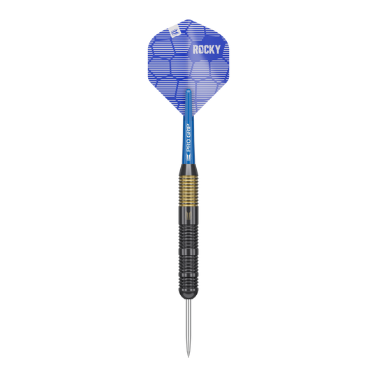Target Josh Rock Brass Steel Darts - 22g Das Bild zeigt einen Target Josh Rock Brass Steeldart mit einem Gewicht von 22g. Der Dart hat eine blaue Flight mit der Aufschrift "ROCKY" und einen geriffelten Messinggriff.