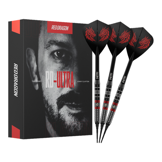 Red Dragon Jonny Clayton RD-ULTRA soft darts - 18g Zu sehen sind die Red Dragon Jonny Clayton RD-ULTRA Softdarts - 18g in voller Ansicht. Die Darts haben eine silberne Barrel, schwarze Details und leuchtende Flights.
