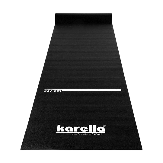 808701_Karella_Dartmatte_Eco-Star_1 Die Abbildung zeigt die Karella Dartmatte Eco-Star. Die Matte ist schwarz und besitzt eine Markierung bei 237 cm sowie ein großes Karella-Logo.