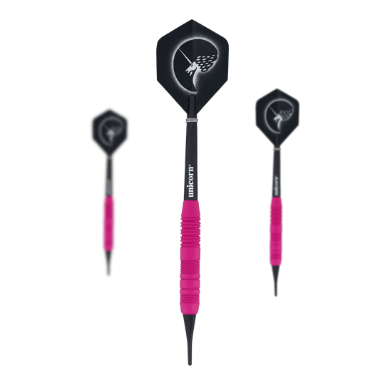 Unicorn Core Plus Rubberised Pink Softdarts - 19g Das Bild zeigt drei pinke Softdarts der Marke Unicorn Core Plus mit gummierter Oberfläche. Auf den schwarzen Flights ist ein Einhorn-Motiv abgebildet.