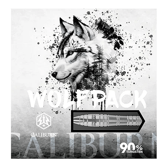 Caliburn Wolfpack W2 steel darts - 22g Das Bild zeigt die Verpackung der Caliburn Wolfpack W2 Steeldarts – 22g mit einer stilisierten Zeichnung eines Wolfes. Auf der Verpackung steht außerdem "90% Tungsten".