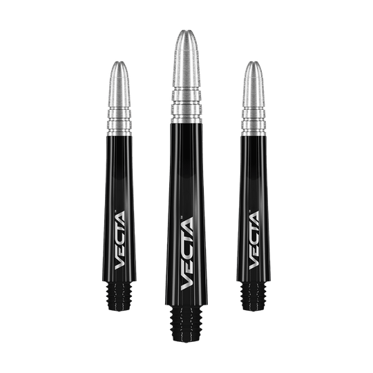 Winmau Vecta Shafts - Schwarz Silber Das Bild zeigt drei schwarze und silberne Dartschäfte der Marke Vecta. Sie sind identisch gestaltet und tragen den Schriftzug "VECTA" auf der Seite.