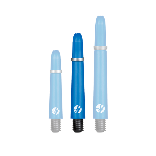 Shot Koi Carbon Shafts - Blue Das Bild zeigt drei blaue Carbon-Schäfte in unterschiedlichen Längen. Jeder Schaft hat unten ein schwarzes Schraubgewinde und ein silbernes Ringdetail.