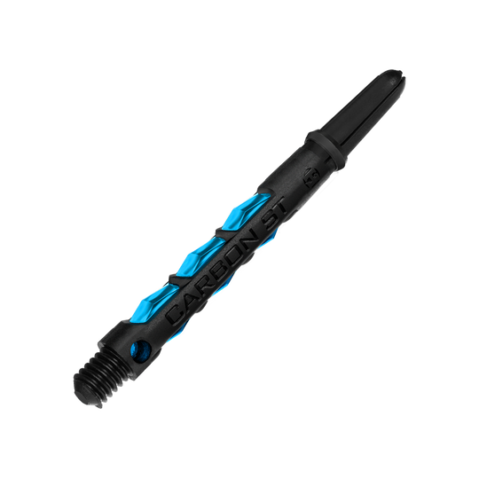 HR412_Harrows_Carbon_ST_Shafts_Aqua_47mm_2 Auf dem Bild ist ein Harrows Carbon ST Shaft in der Farbe Aqua zu sehen. Der Schaft ist schwarz mit blauen Akzenten und besteht aus robustem Carbonmaterial.